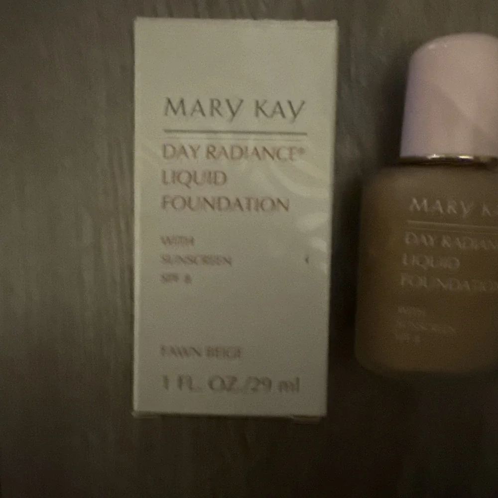 NEW! Mary Kay FAWN BEIGE 6326‎ Day Radiance Liquid Foundation W/box